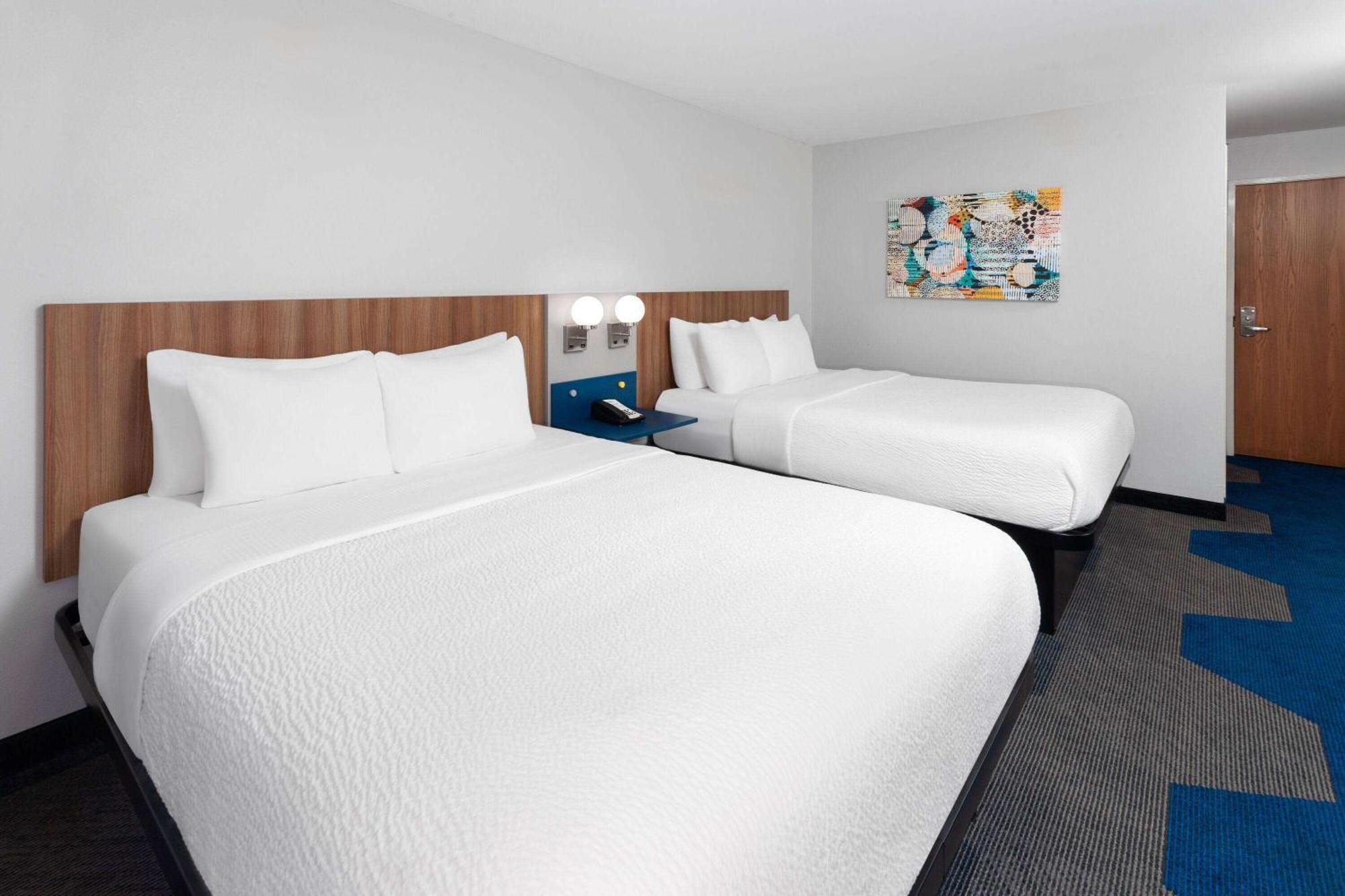 Microtel Inn By Wyndham Janesville Bagian luar foto